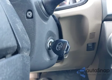 2010 Toyota 4Runner Sr5 V6 z USA, uszkodzony, nr VIN JTEBU5JR2A5007538